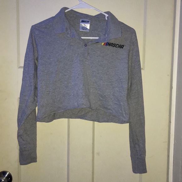 Crop top. - Picture 1 of 2